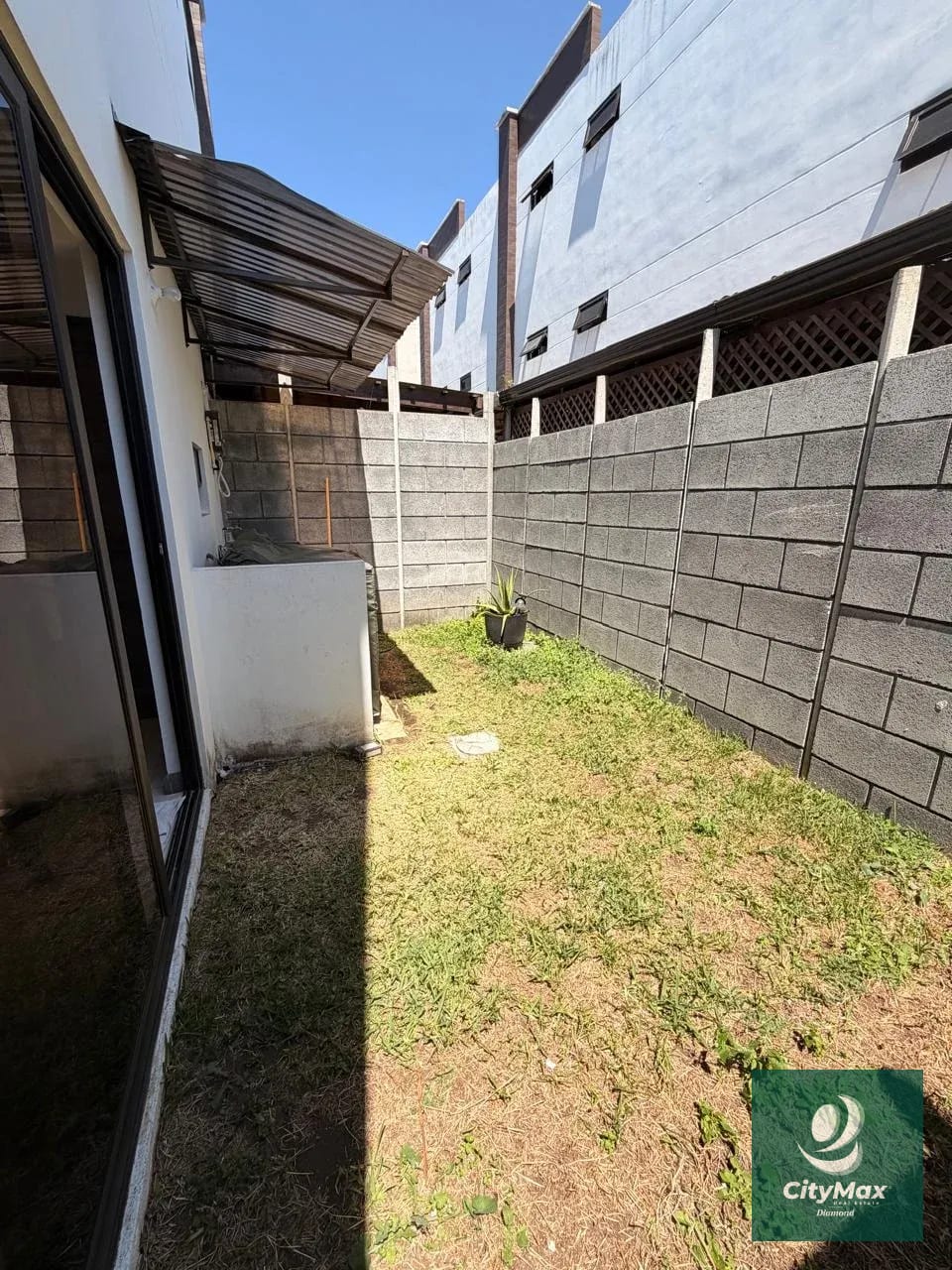 Casa en venta en Residencial km. 16 entrada Olmeca — Casa en Venta en Carretera a El Salvador, Guatemala, Ciudad — foto 6 de 16