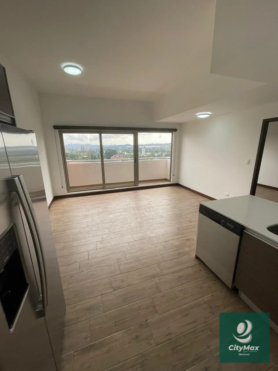 Apartamento en Renta en Zona 10 Cercano a Diagonal 6 — Apartamento en Alquiler en Zona 10, Guatemala, Ciudad — foto 4 de 11