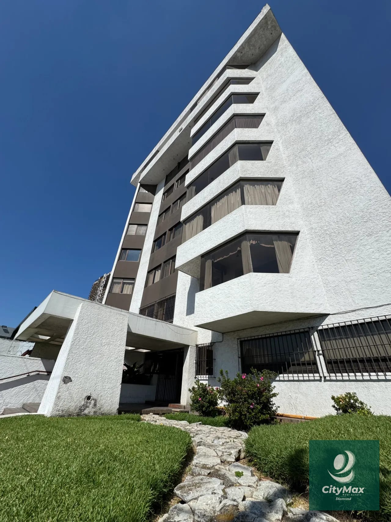 Apartamento Amueblado en venta y renta zona 10 — Apartamento en Alquiler en Zona 10, Guatemala, Ciudad — foto 12 de 16