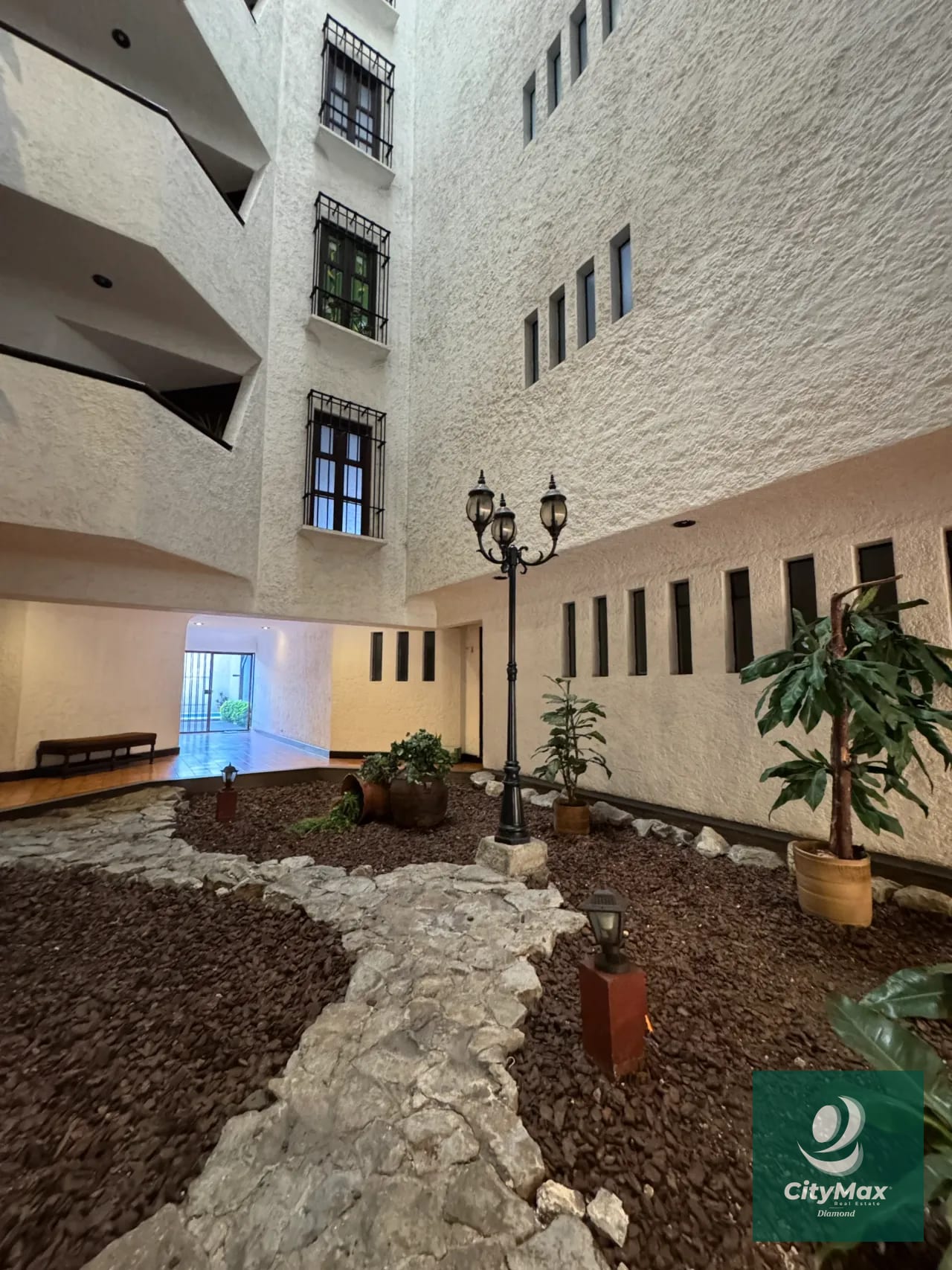 Apartamento Amueblado en venta y renta zona 10 — Apartamento en Alquiler en Zona 10, Guatemala, Ciudad — foto 13 de 16