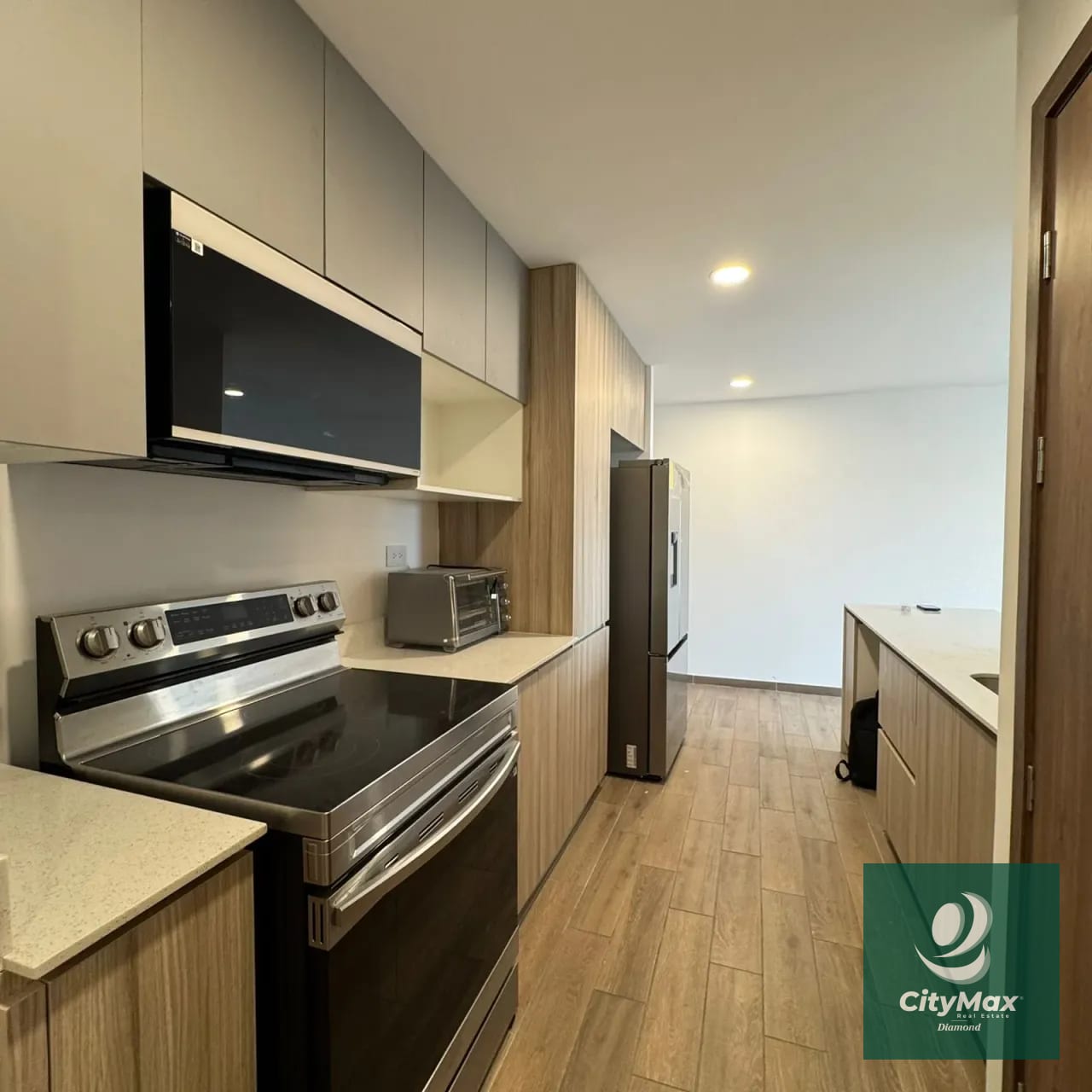 Apartamento en Renta Zona 14 Parque 14 — Apartamento en Alquiler en Zona 14, Guatemala, Ciudad — foto 1 de 17
