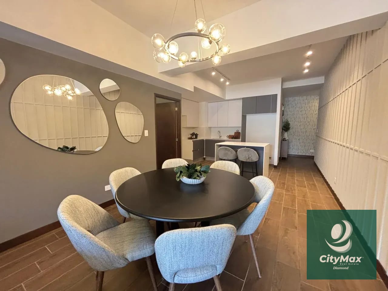 Apartamento en Venta en Zona 10 cercano a Diagonal 6 — Apartamento en Venta en Zona 10, Guatemala, Ciudad — foto 1 de 13
