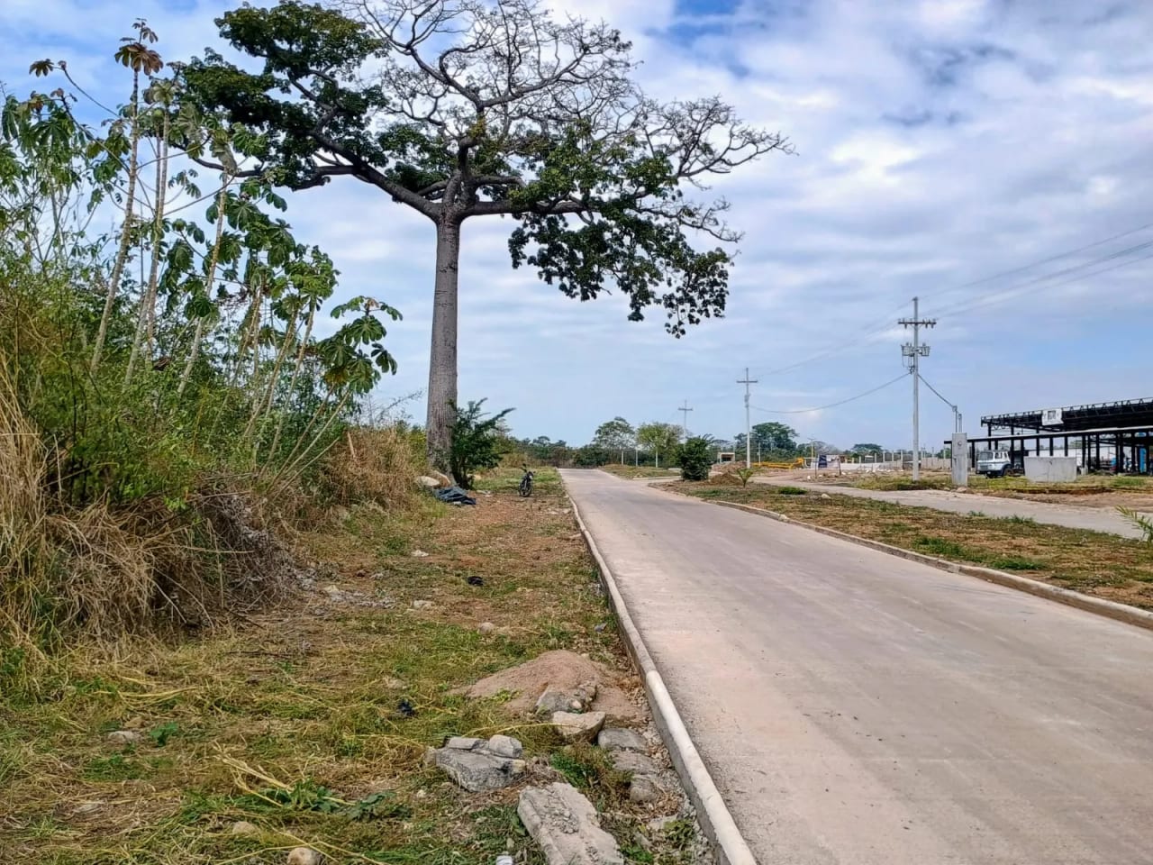 **venta de Terreno Industrial en Condominio – KM.74 Carretera a Puerto Quetzal** — Terreno en Venta en Carretera al Pacífico, Escuintla — foto 2 de 5