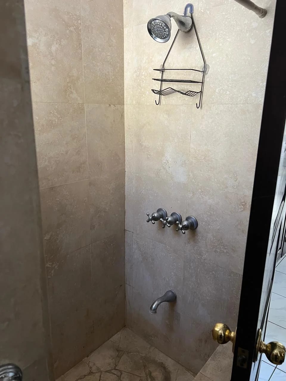 Rento Apto Z.9 Amueblado EDIF.12-29 REF.6902 *3 Hab, 2 Baños, 2 Parqueos, Q.9000* — Apartamento en Alquiler en Zona 9, Guatemala, Ciudad — foto 17 de 17