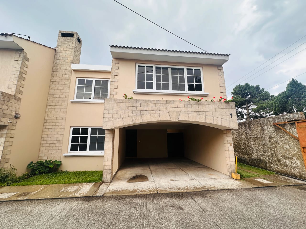Casa en Venta, Santa Mónica VI 267 MTS2, 4 Dormitorios, Santa Mónica VI Olmeca — Casa en Venta en Carretera a El Salvador, Guatemala, Ciudad — foto 1 de 16