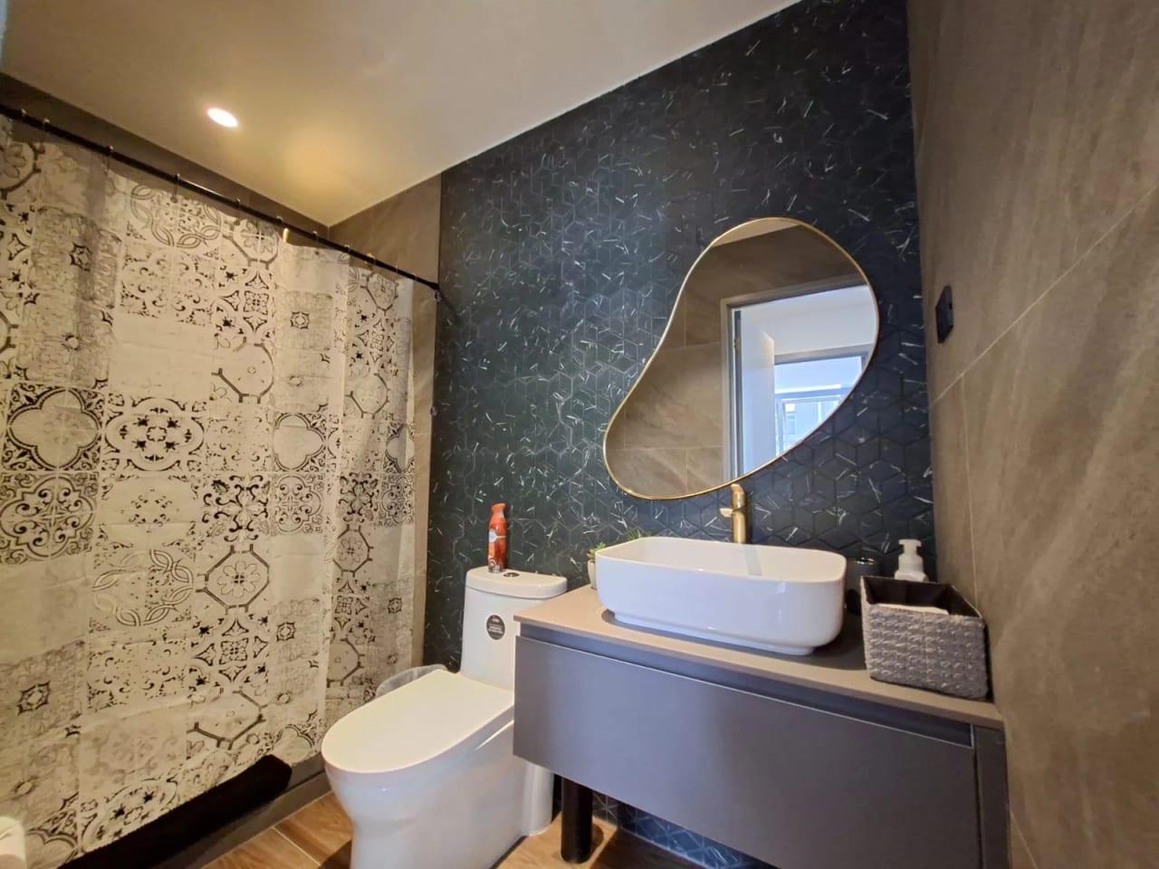Rento Precioso Apartamento de 1 Habitación en Zona 10, Excelente Ubicación — Apartamento en Alquiler en Atarah, Zona 10, Guatemala, Ciudad — foto 4 de 16
