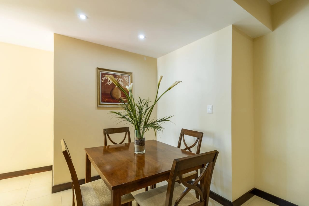 Lindo apartamento de 1 dormitorio con balcón en zona 14 — Apartamento en Alquiler en Zona 14, Guatemala, Ciudad — foto 4 de 9