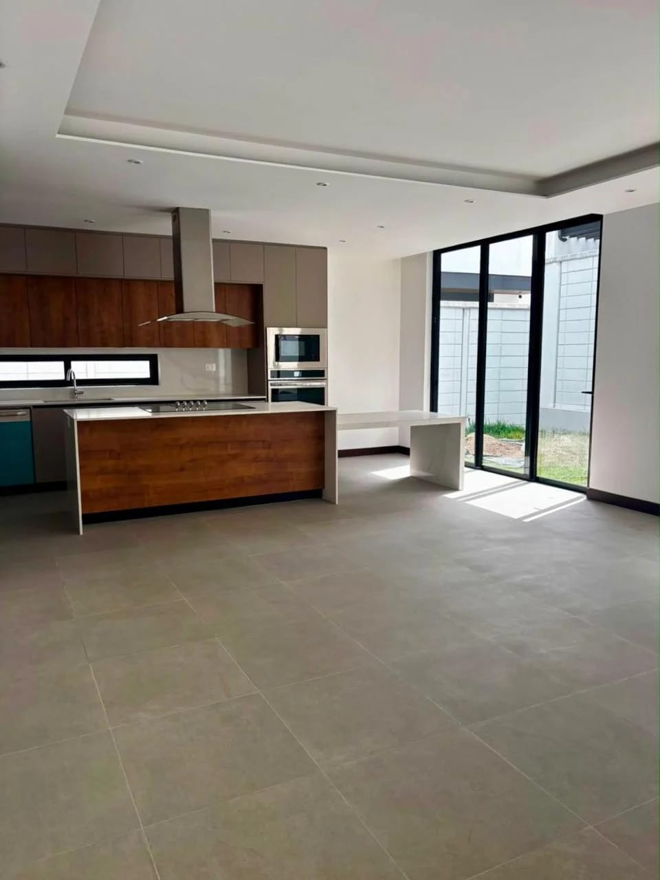 Casa en Alquiler o Venta en Exclusivo Conominio Molié Zona 10 — Casa en Venta en Zona 10, Guatemala, Ciudad — foto 5 de 17
