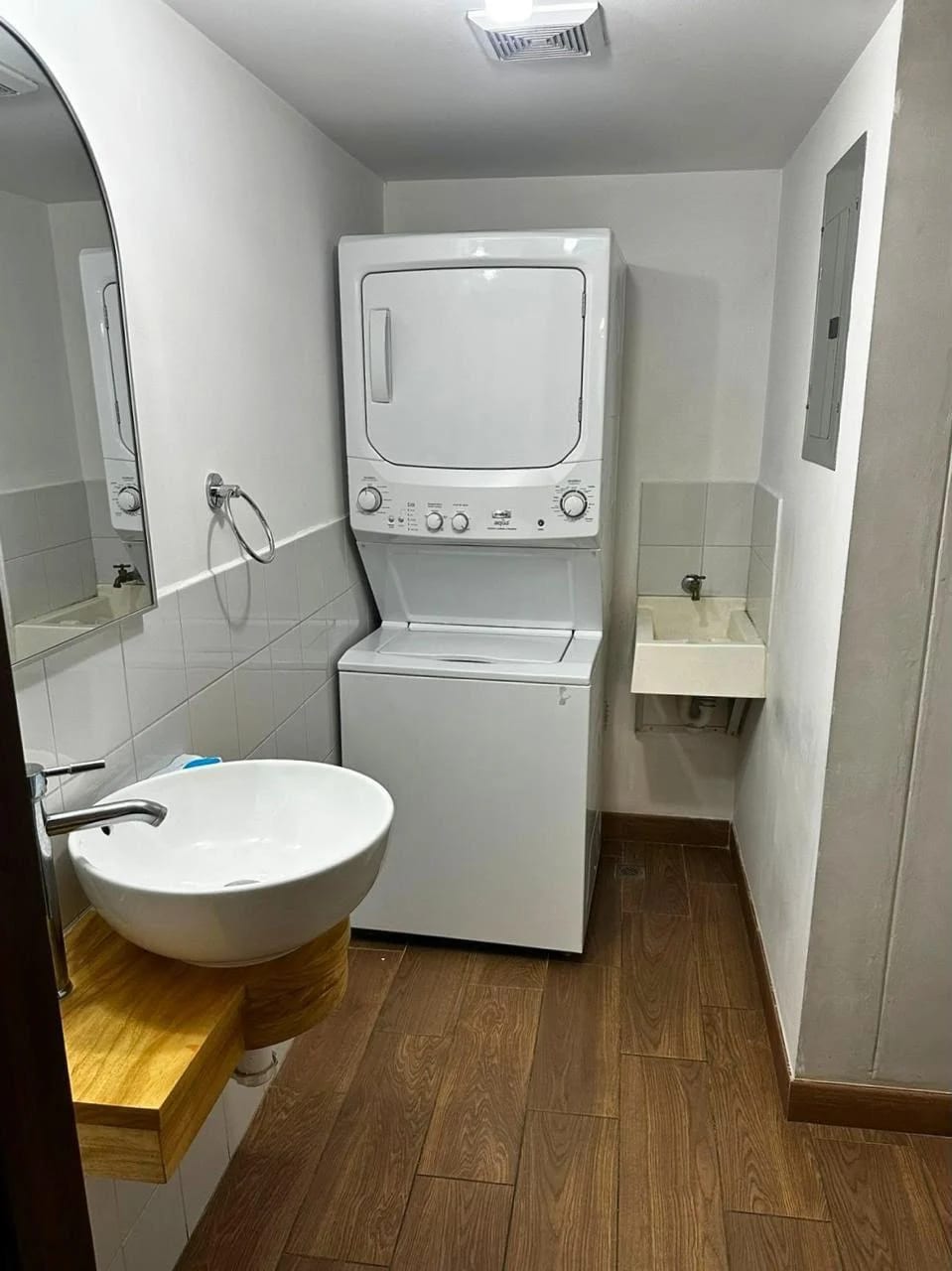 Penthouse Amueblado en Alquiler en Edificio Roque Zona 2 — Apartamento en Alquiler en Zona 2, Guatemala, Ciudad — foto 16 de 17