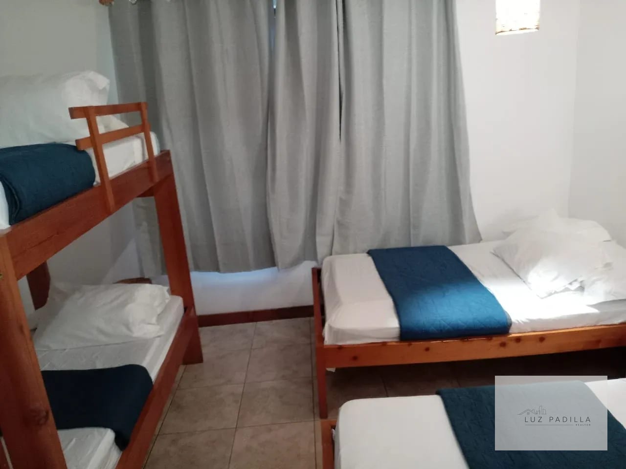 Villa los Cabos Hermosa Villa en Alquiler en 2 Nivel para 9 Personas — Casa vacacional en Alquiler en Villa Los Cabos, Monterrico, Santa Rosa — foto 10 de 15