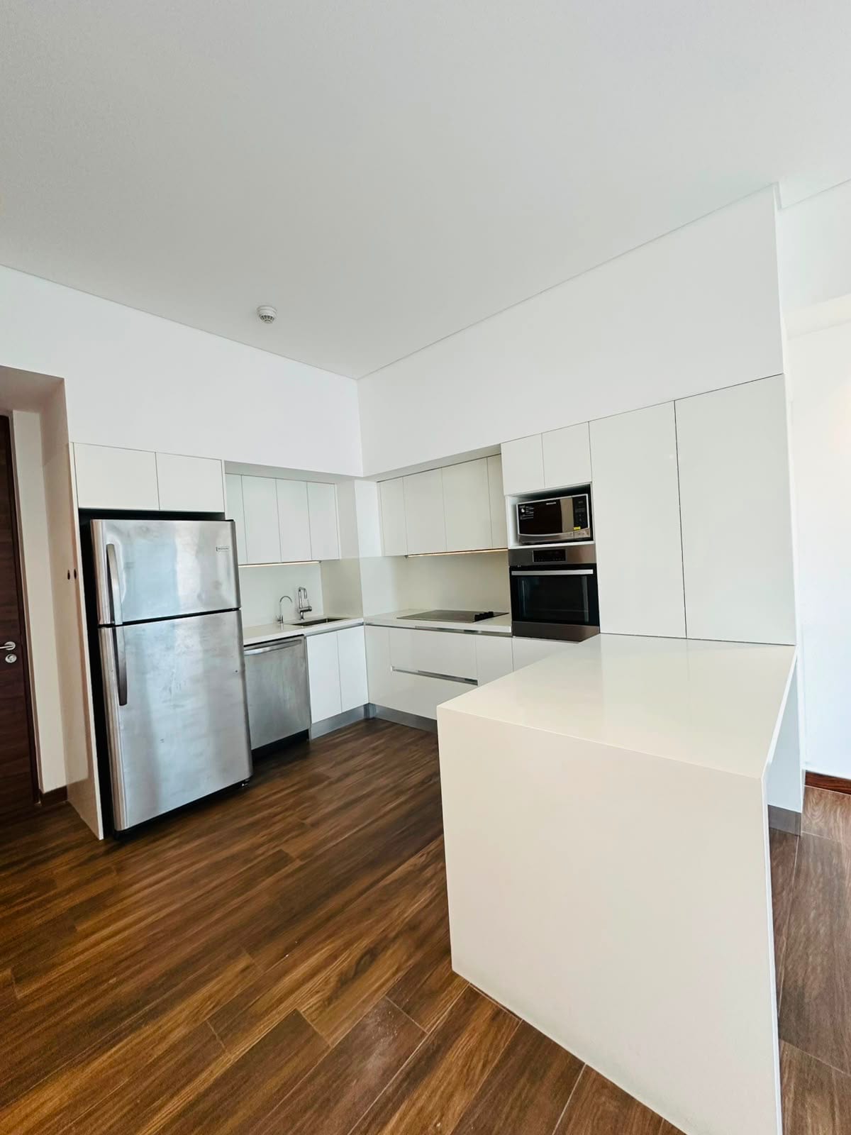 Apartamento en renta zona 10 — Apartamento en Alquiler en Avia, Zona 10, Guatemala, Ciudad — foto 2 de 4