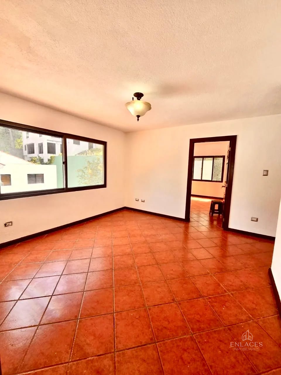 Km 16 CAES • Casa en Venta • Valles de Napa — Casa en Venta en Valles de Napa, Carretera a El Salvador, Guatemala, Ciudad — foto 12 de 14