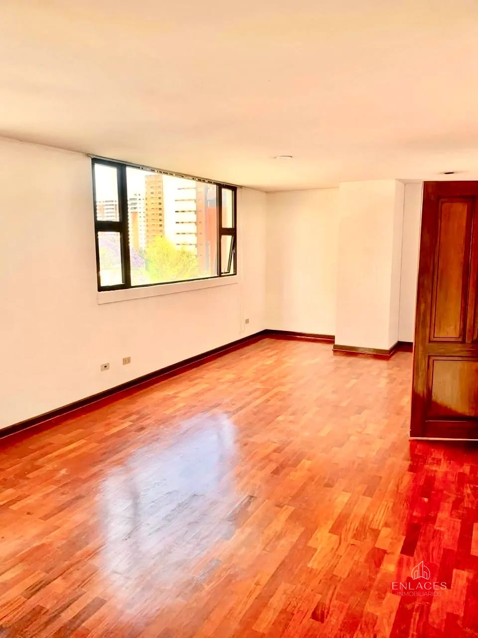 Zona 14 • Apartamento en Renta • Edificio Greco — Apartamento en Alquiler en Zona 14, Guatemala, Ciudad — foto 5 de 10