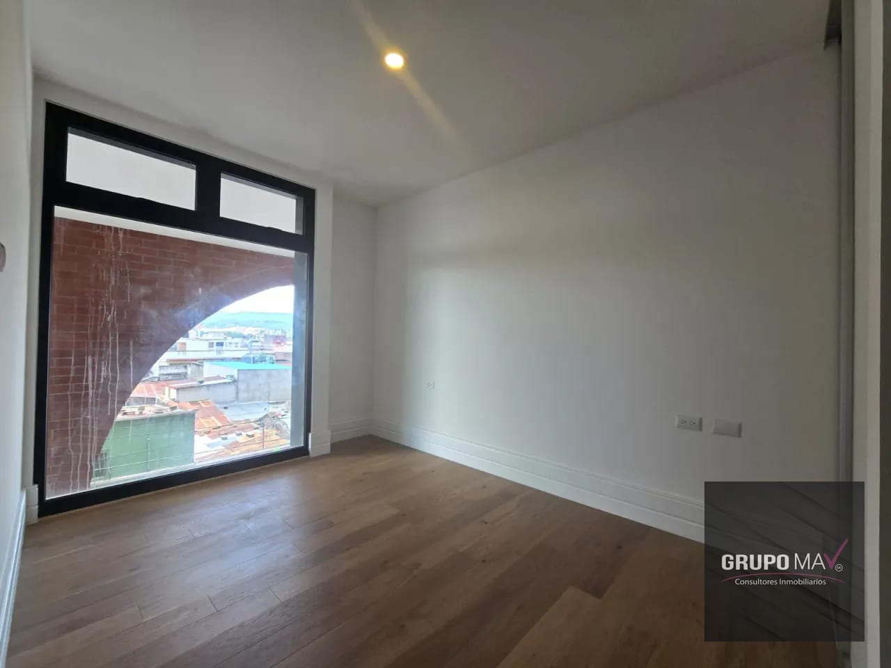 Apartamento Zona 5 Edificio Céntrico — Apartamento en Alquiler en Céntrico, Zona 5, Guatemala, Ciudad — foto 5 de 9