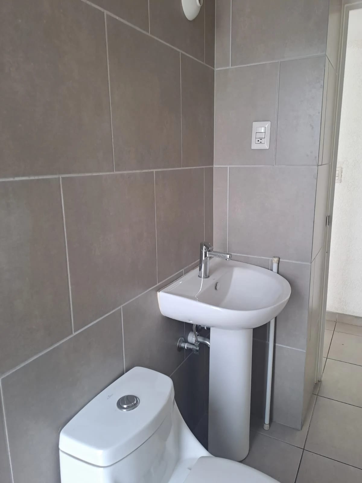 Apartamento en Zona 8 — Apartamento en Alquiler en Zona 8, Guatemala, Ciudad — foto 5 de 9