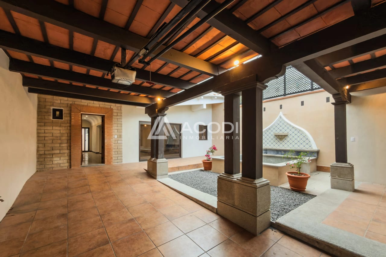 Casa en Antigua Guatemala — Casa en Venta en Antigua, Sacatepéquez — foto 1 de 10