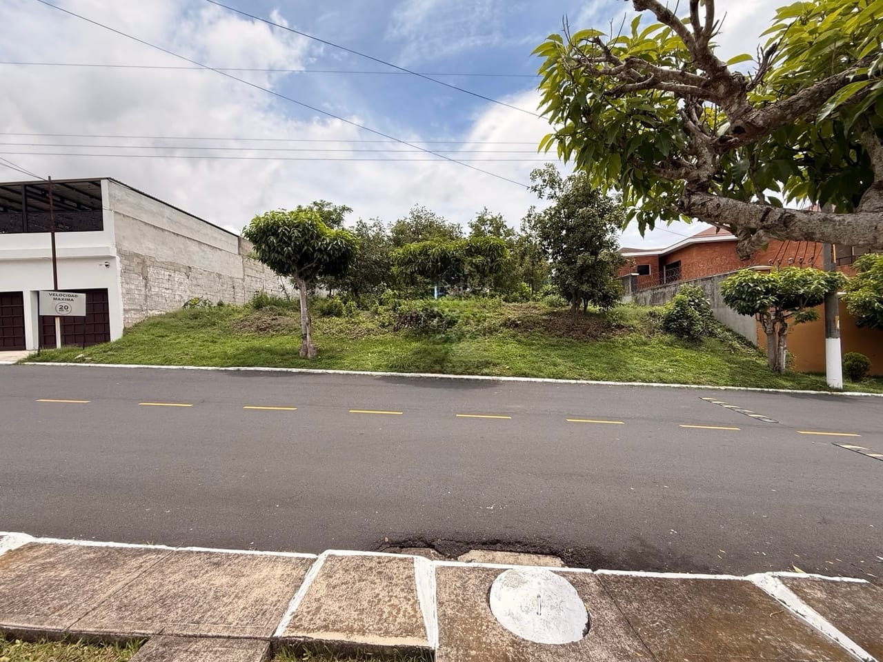 En Venta Aplio Terreno de 1520 Varas en Sector A6 Ciudad San Cristobal — Terreno en Venta en Zona 8 Mixco, Guatemala, Ciudad — foto 7 de 7