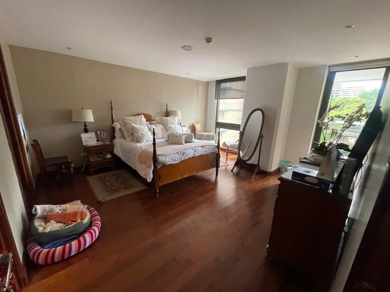 Apartamento amplio Venta Tiffany z10 3 hab y servicio — Apartamento en Venta en Tiffany, Zona 10, Guatemala, Ciudad — foto 2 de 16