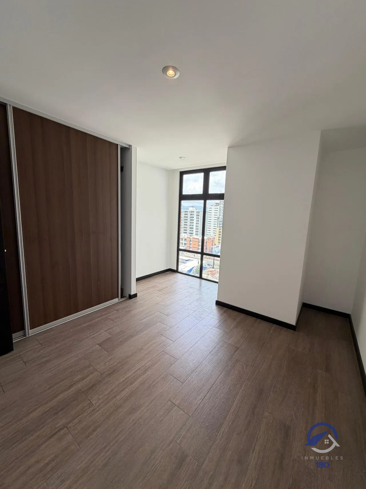 Apartamento en venta en Edificio IQ10, zona 10 — Apartamento en Venta en IQ10, Zona 10, Guatemala, Ciudad — foto 8 de 16