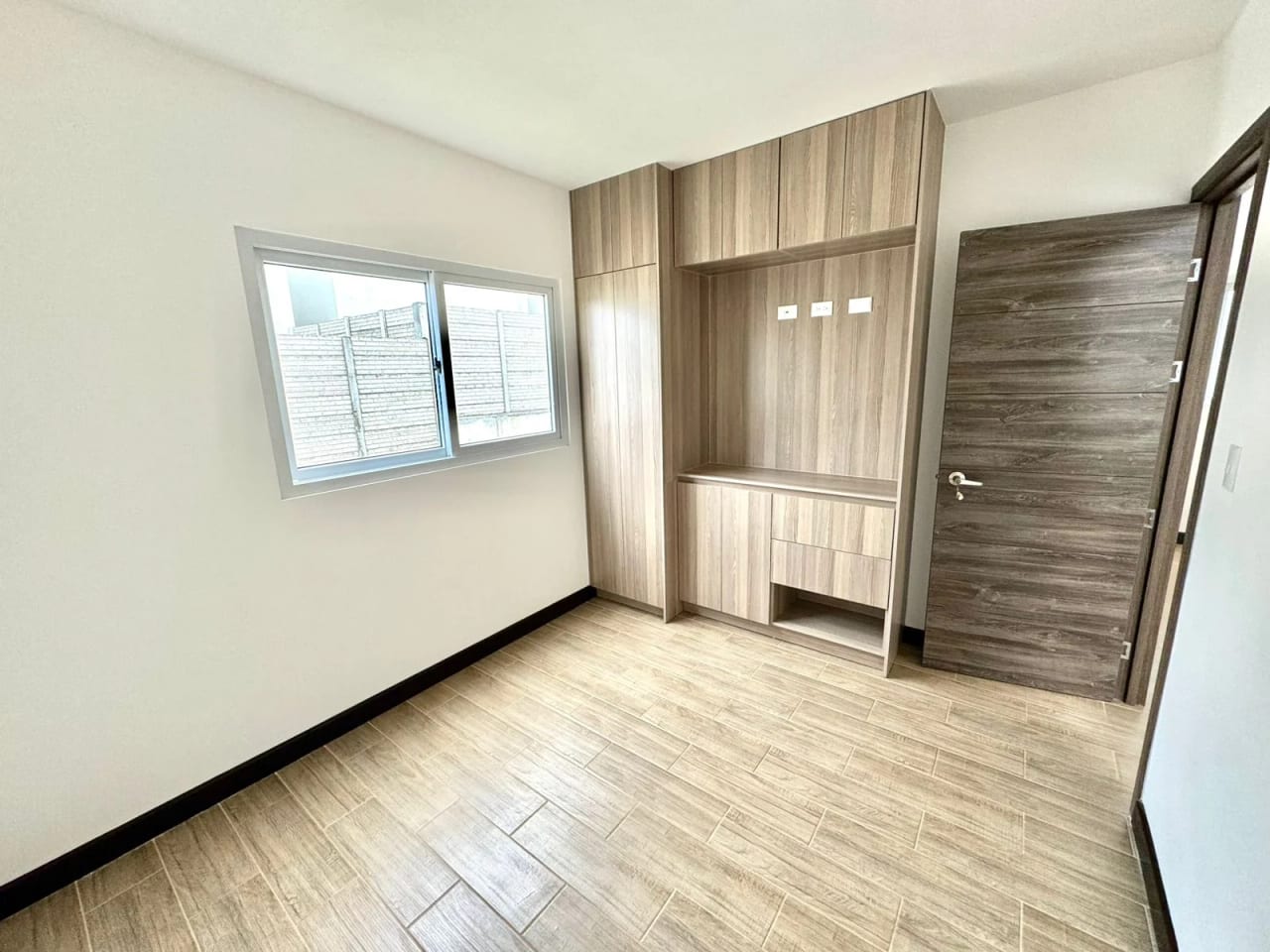 Venta de casa en Bosques de Santa Elena | Km.25 CAES — Casa en Venta en Carretera a El Salvador, Guatemala, Ciudad — foto 8 de 13