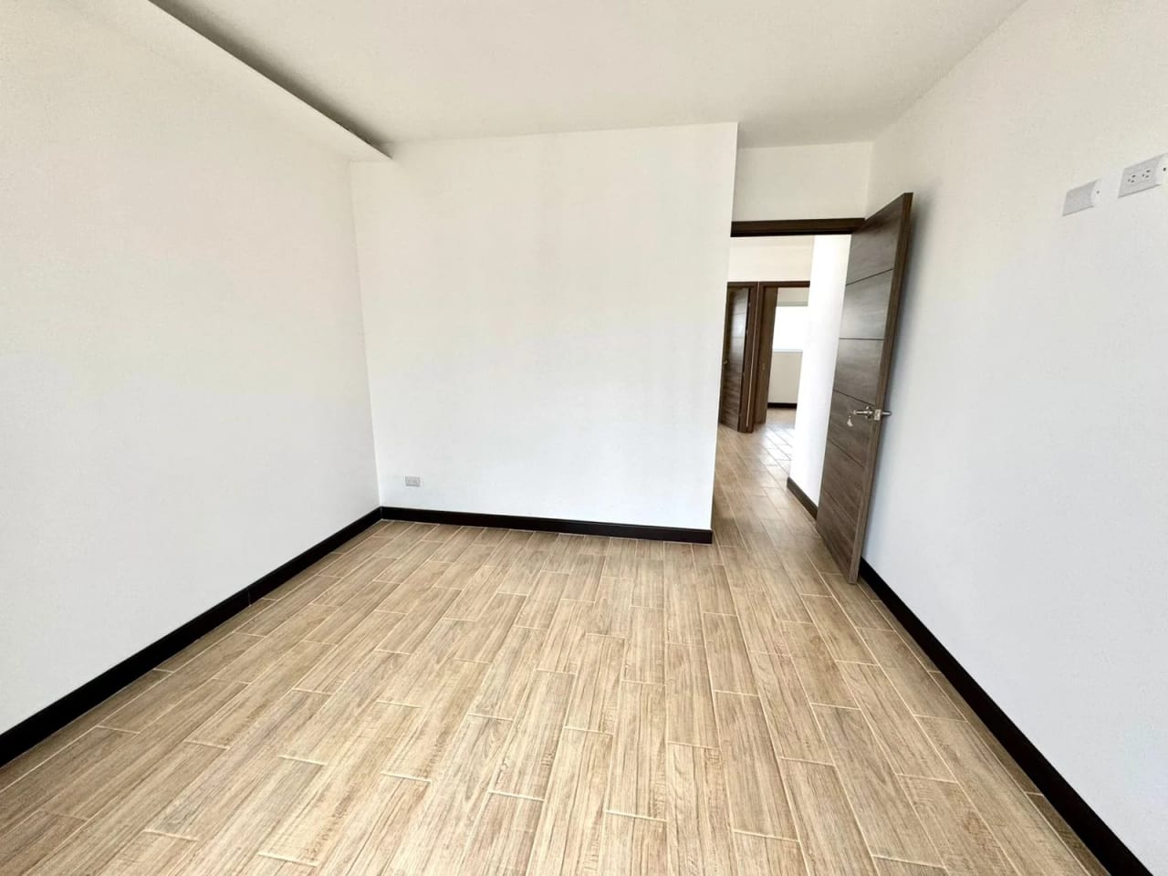 Venta de casa en Bosques de Santa Elena | Km.25 CAES — Casa en Venta en Carretera a El Salvador, Guatemala, Ciudad — foto 12 de 13