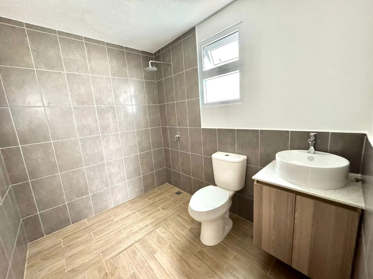 Venta de casa en Bosques de Santa Elena | Km.25 CAES — Casa en Venta en Carretera a El Salvador, Guatemala, Ciudad — foto 13 de 13