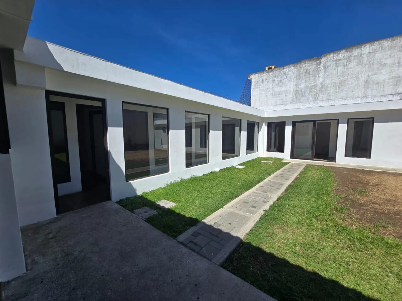 Venta de Propiedad ideal para Oficina en el Km.19.7 Carretera a El Salvador — Casa en Venta en Carretera a El Salvador, Guatemala, Ciudad — foto 1 de 15