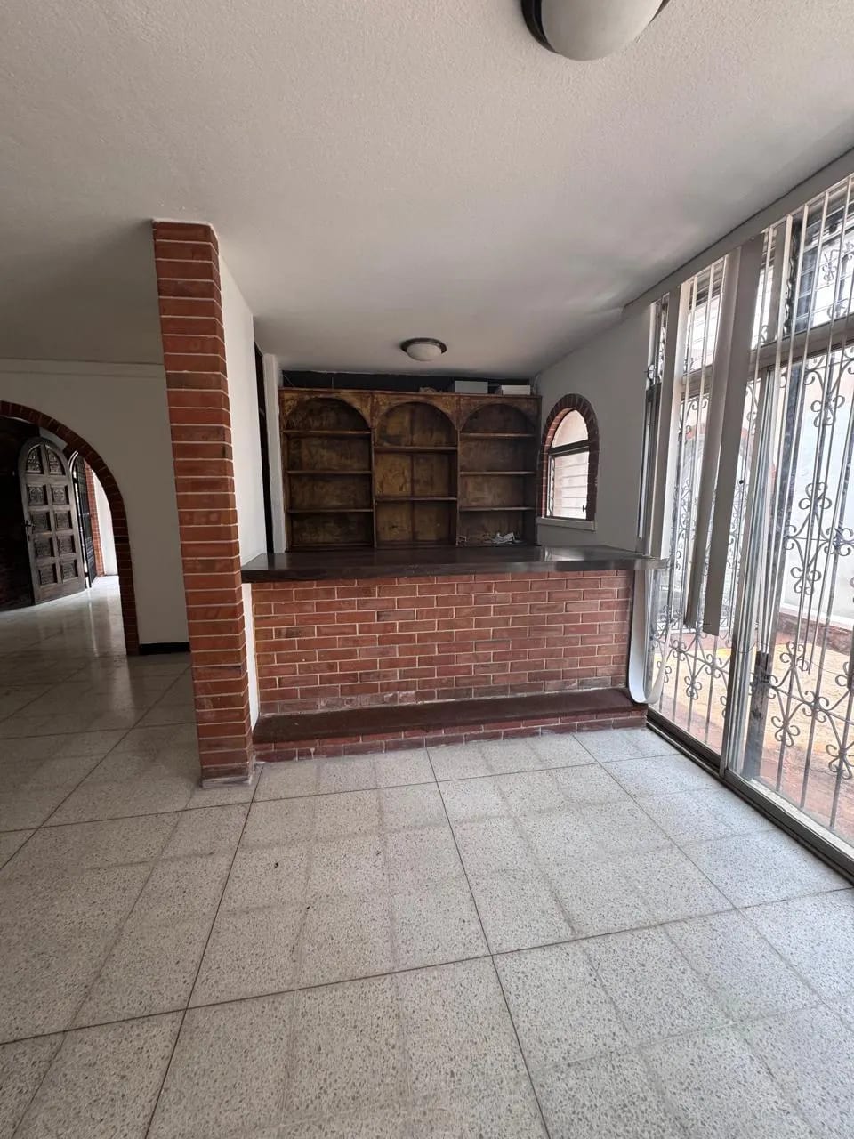 Renta de casa de equina en zona 13 — Casa en Alquiler en Zona 13, Guatemala, Ciudad — foto 1 de 14