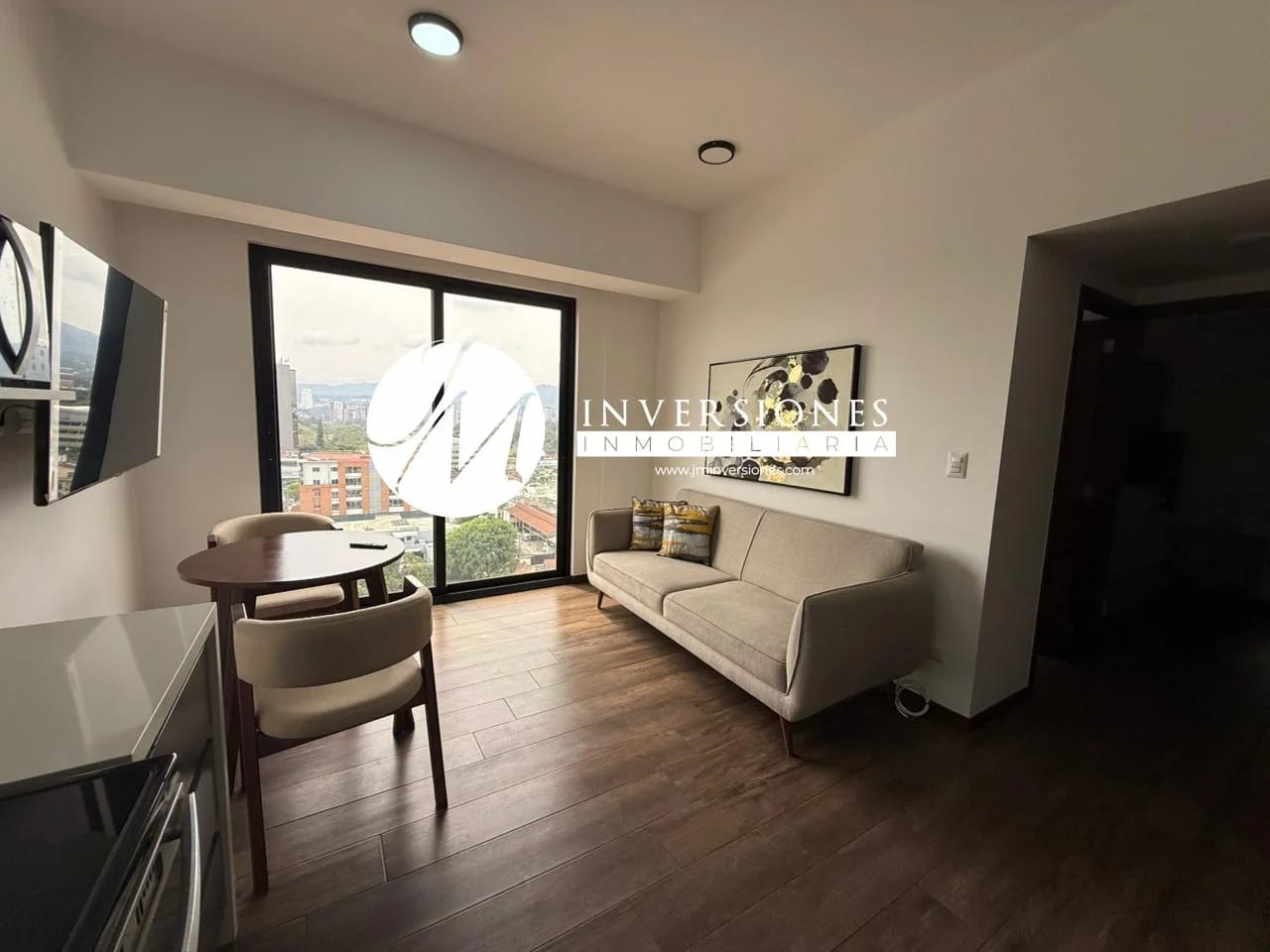 Apartamento en Renta Amueblado en zona 10 — Apartamento en Alquiler en Zona 10, Guatemala, Ciudad — foto 1 de 10