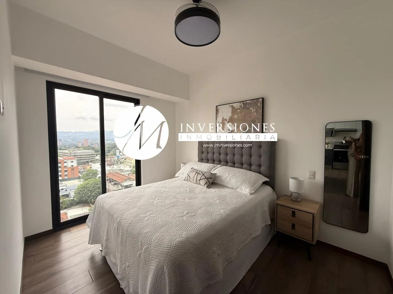 Apartamento en Renta Amueblado en zona 10 — Apartamento en Alquiler en Zona 10, Guatemala, Ciudad — foto 4 de 10