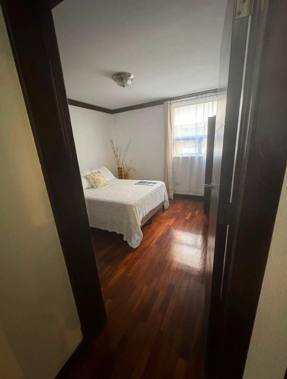 Apartamento Amplio en zona 14 — Apartamento en Alquiler en Zona 14, Guatemala, Ciudad — foto 4 de 6
