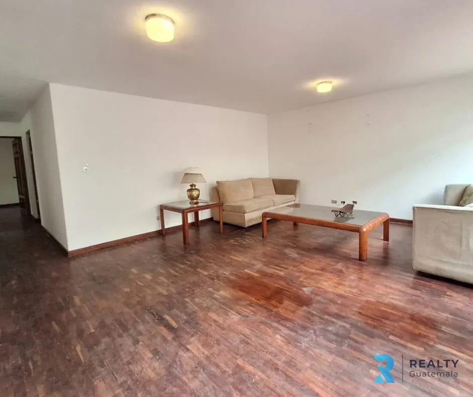RENTO Casa Zona 4 — Casa en Alquiler en Zona 4, Guatemala, Ciudad — foto 3 de 16
