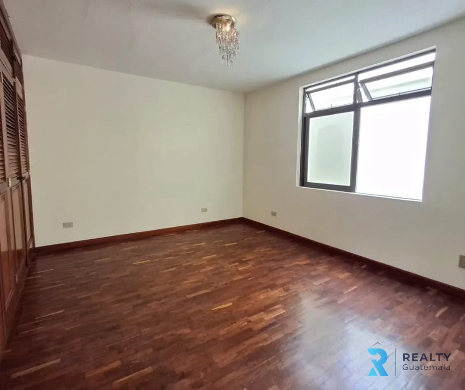 RENTO Casa Zona 4 — Casa en Alquiler en Zona 4, Guatemala, Ciudad — foto 11 de 16