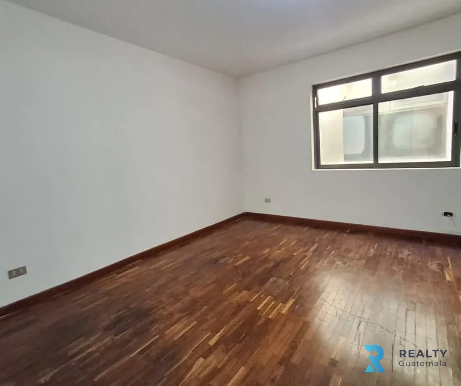RENTO Casa Zona 4 — Casa en Alquiler en Zona 4, Guatemala, Ciudad — foto 12 de 16