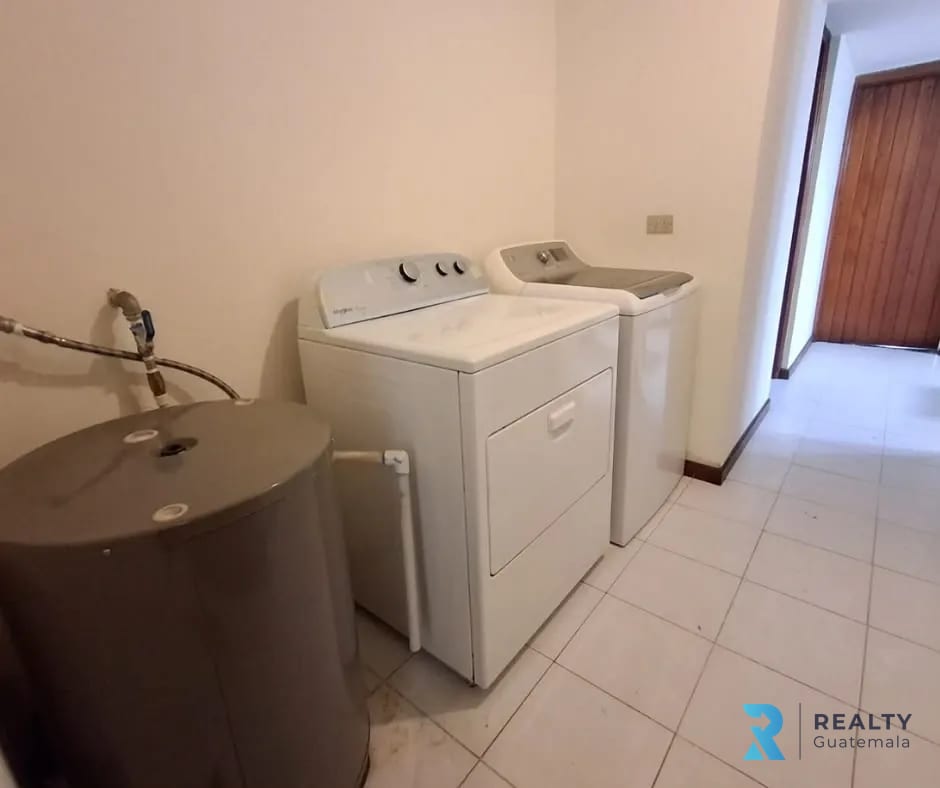 RENTO Casa Zona 4 — Casa en Alquiler en Zona 4, Guatemala, Ciudad — foto 15 de 16