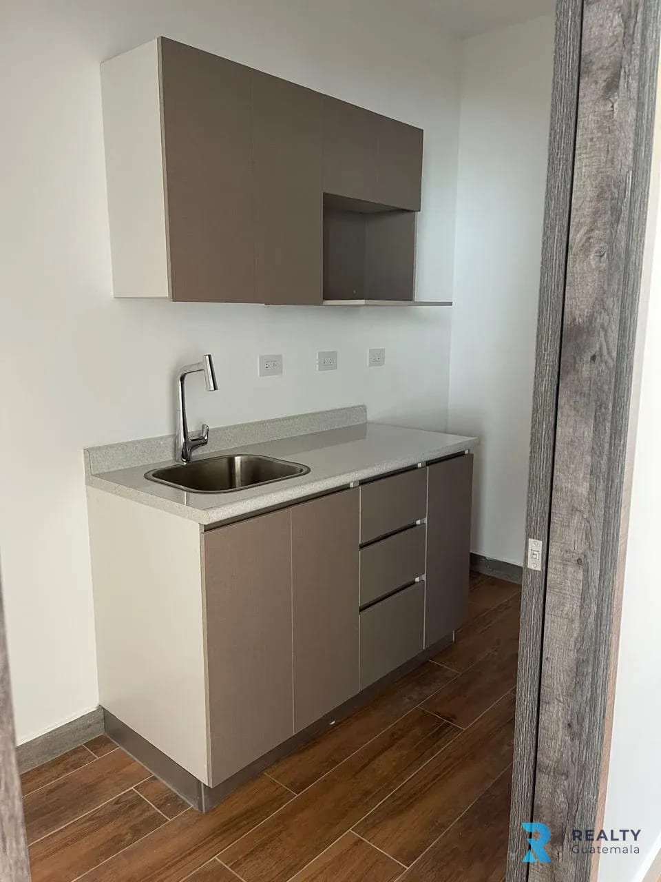 RENTO Apartamento Zona 15, Edificio Morea — Apartamento en Alquiler en Zona 14, Guatemala, Ciudad — foto 3 de 11