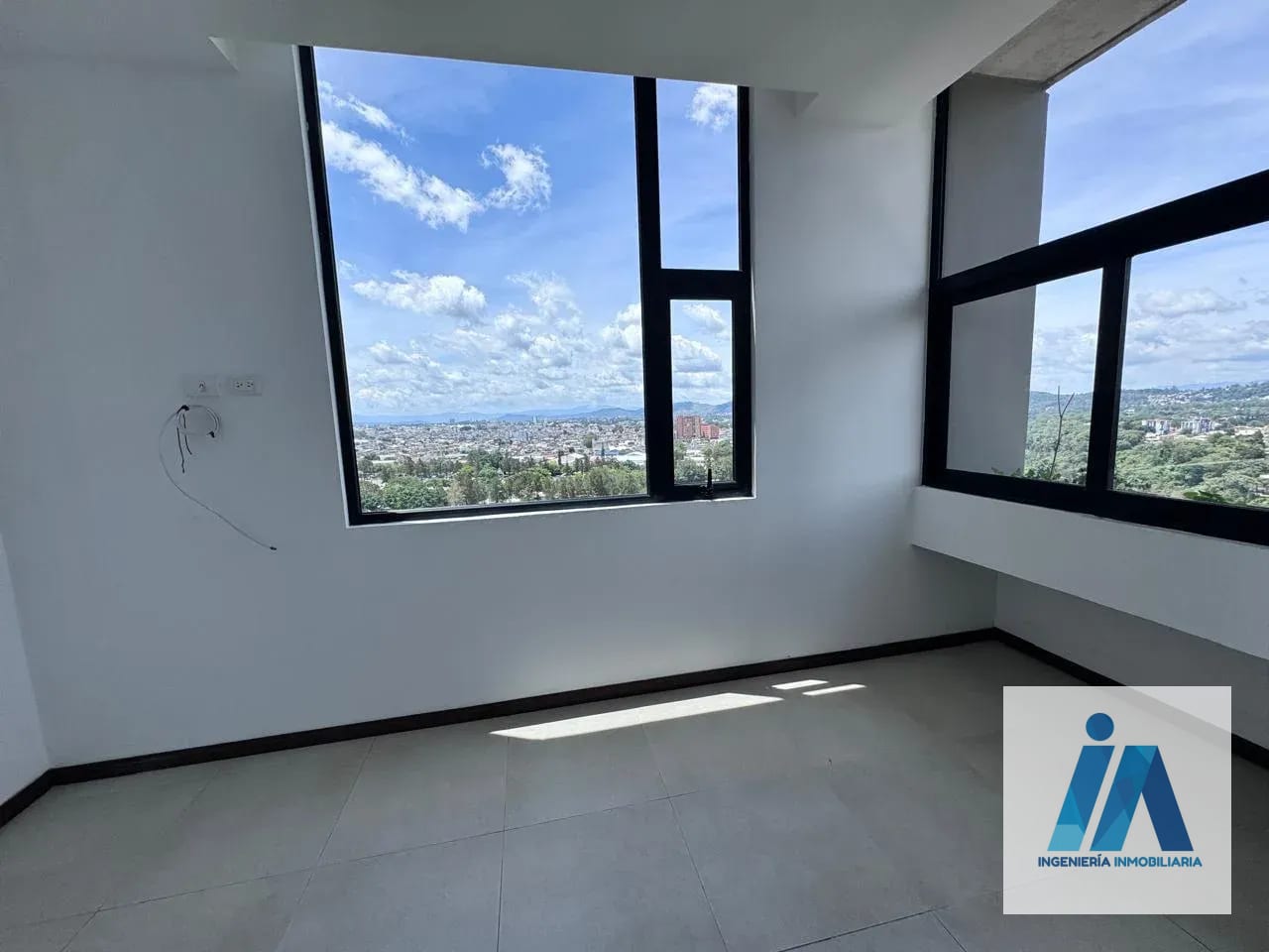 APARTAMENTO EN ALQUILER 📍 Edificio Mira 10, Zona 10 Ciudad Vieja — Apartamento en Alquiler en Ciudad Vieja, Zona 10, Guatemala, Ciudad — foto 5 de 8
