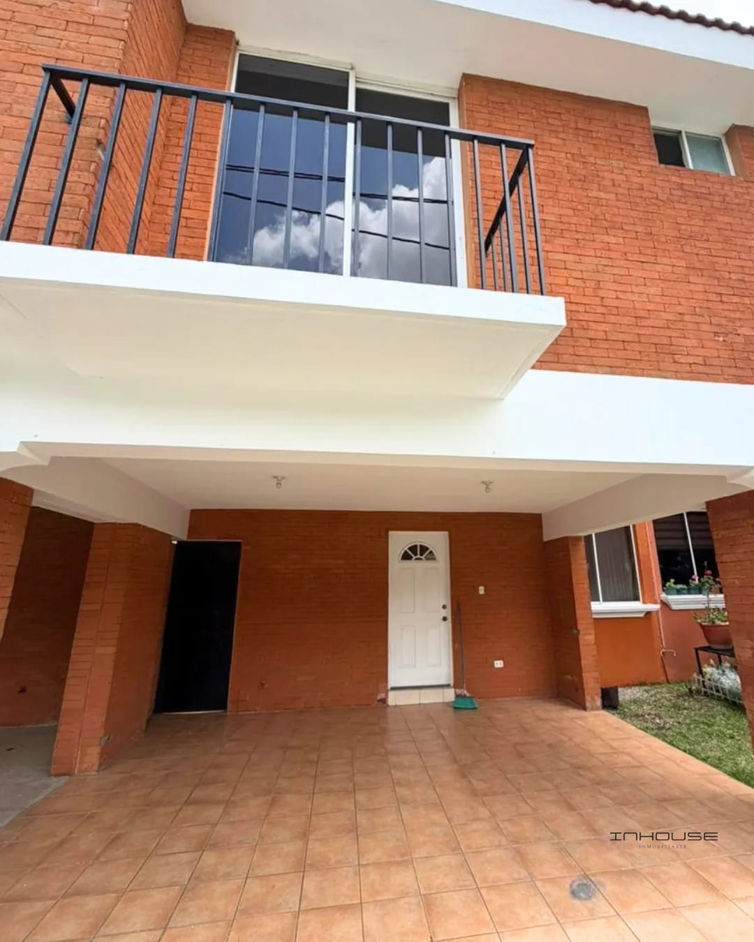 Casa en Venta KM 18.5 San José Pinula, Jardines de Providencia — Casa en Venta en San José Pinula, Guatemala, Ciudad — foto 1 de 10