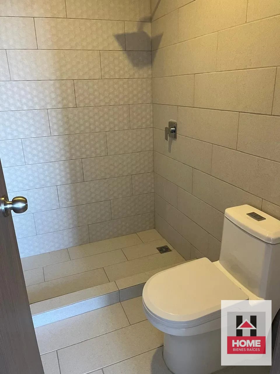 Cerca Oakland Mall Apartamento en Venta Zona 10 — Apartamento en Venta en Biko, Zona 10, Guatemala, Ciudad — foto 6 de 12