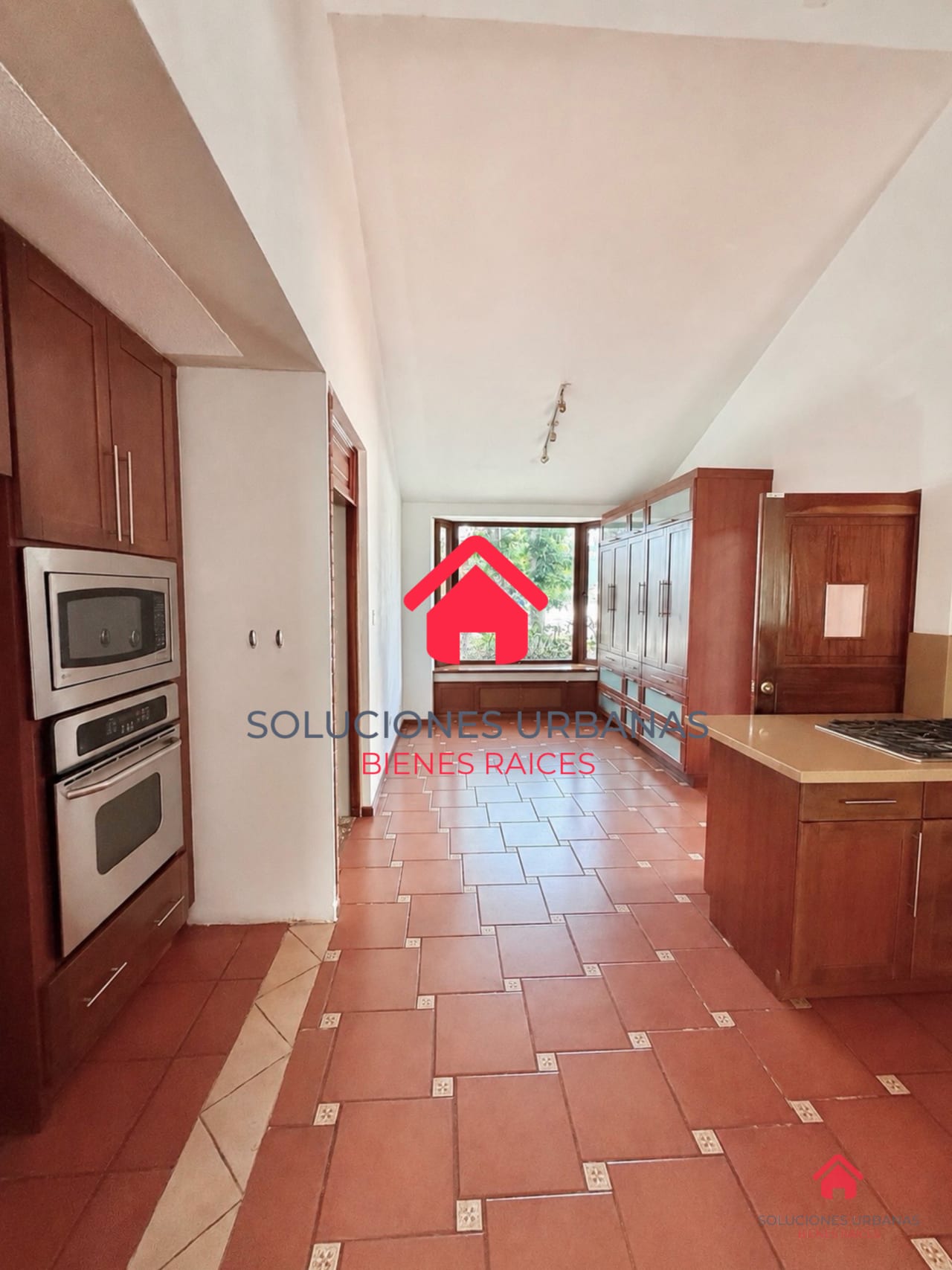 Lindisima Casa KM. 21.5 Carretera a el Salvador — Casa en Venta en Carretera a El Salvador, Guatemala, Ciudad — foto 9 de 12