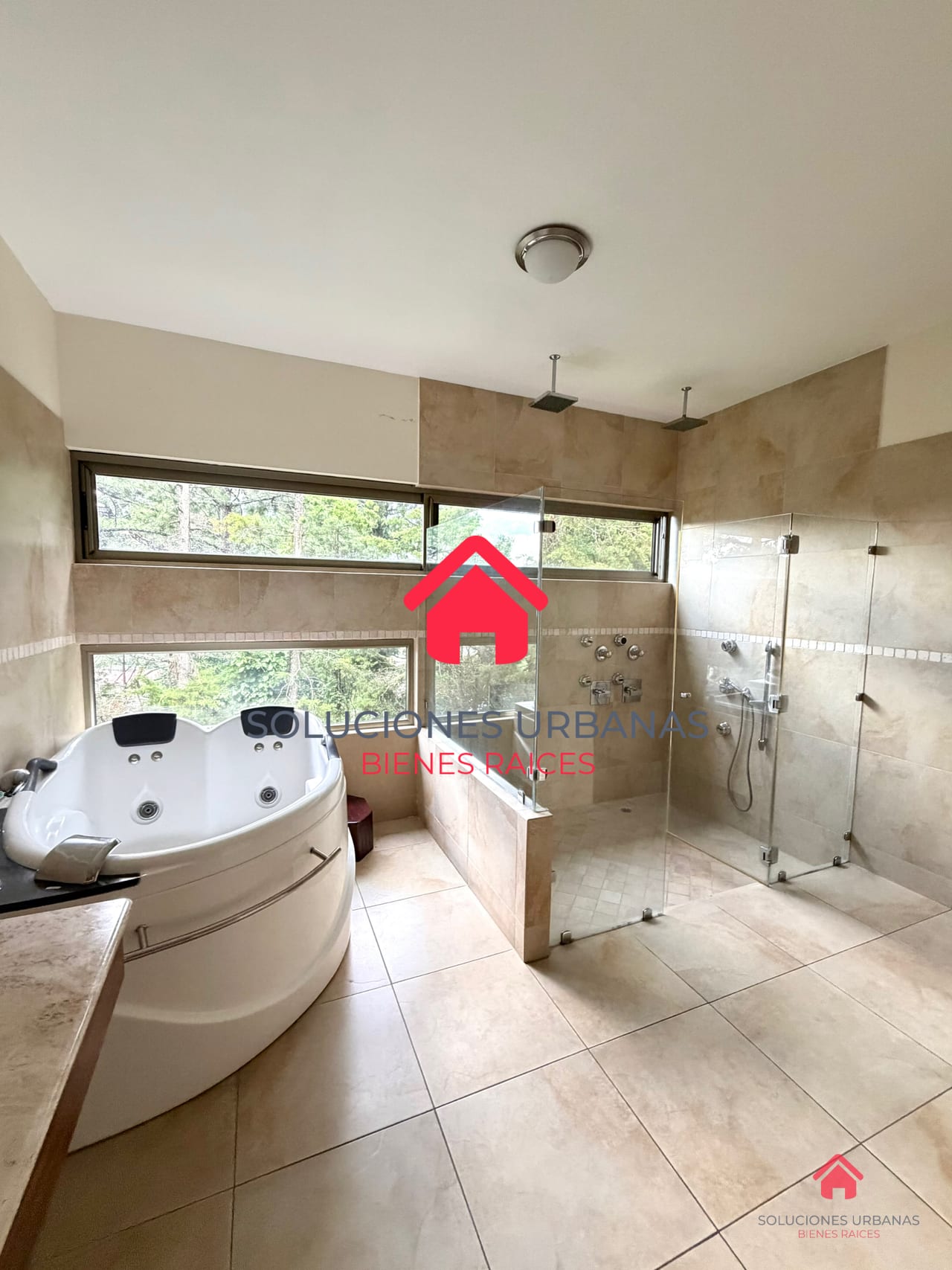 Linda Casa las Lomas KM 16.5 Carretera a el Salvador — Casa en Alquiler en Carretera a El Salvador, Guatemala, Ciudad — foto 8 de 10