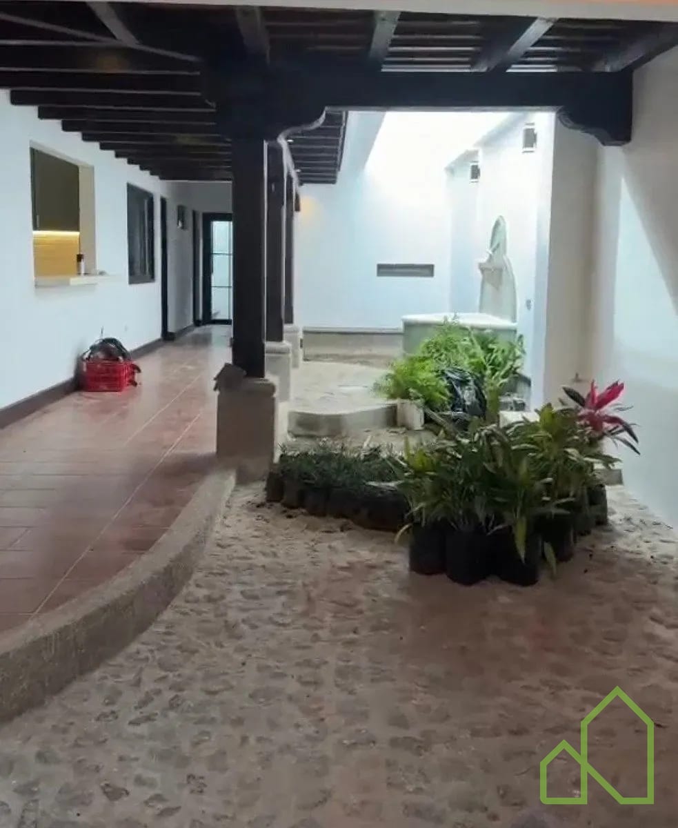 Casa Remodelada en Venta Portal de Antigua — Casa en Venta en Antigua, Sacatepéquez — foto 2 de 9