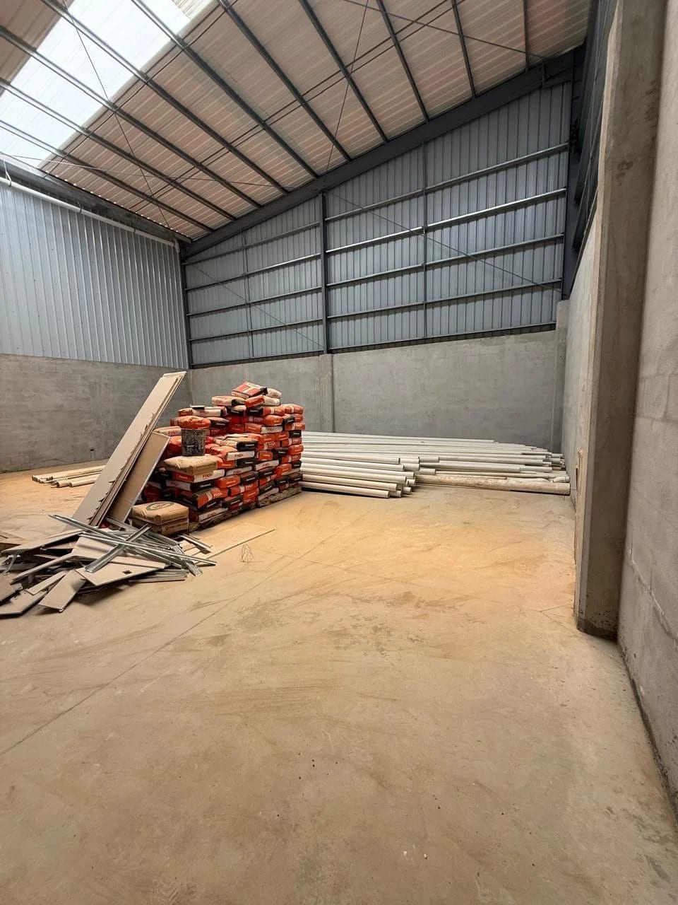 Ofibodega con acabados premium en renta, esta ubicada en un complejo de solamente 40 unidades en Km.19.5 CAES. — Bodega / Ofibodega en Alquiler en Carretera a El Salvador, Guatemala, Ciudad — foto 4 de 4
