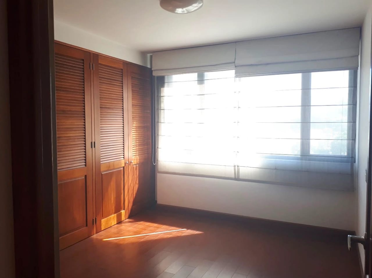 Apto en renta en zona 14 — Apartamento en Venta en Zona 14, Guatemala, Ciudad — foto 7 de 8