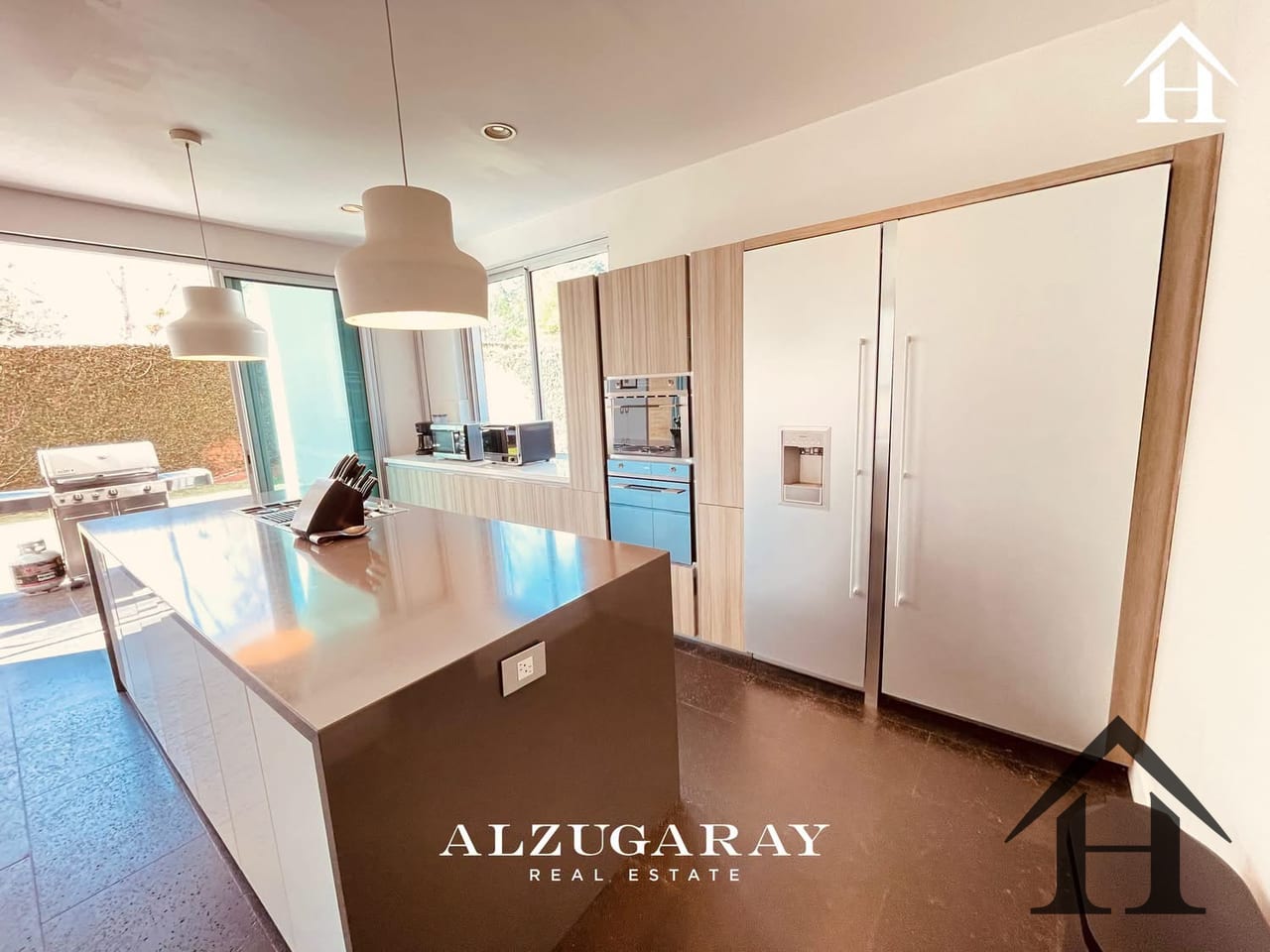 Casa moderna en Condominio Las Luces KM13.5 Carr a El Salv — Casa en Venta en Las Luces, Carretera a El Salvador, Guatemala, Ciudad — foto 4 de 12
