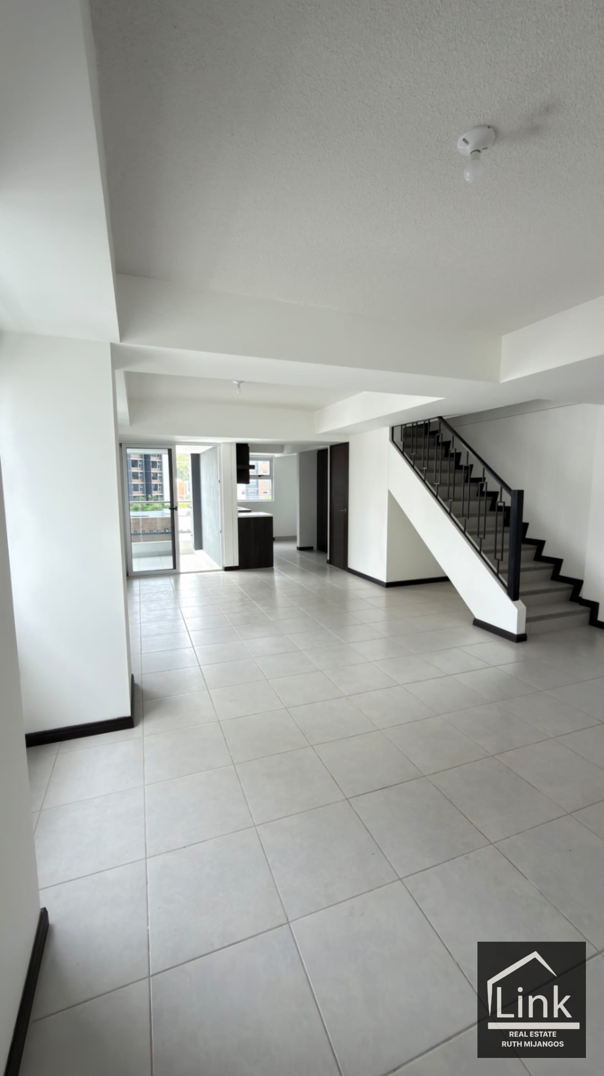 Renta de Villa Condado el Naranjo Serena — Apartamento en Alquiler en Condado Naranjo, Zona 4 Mixco, Guatemala, Ciudad — foto 10 de 14