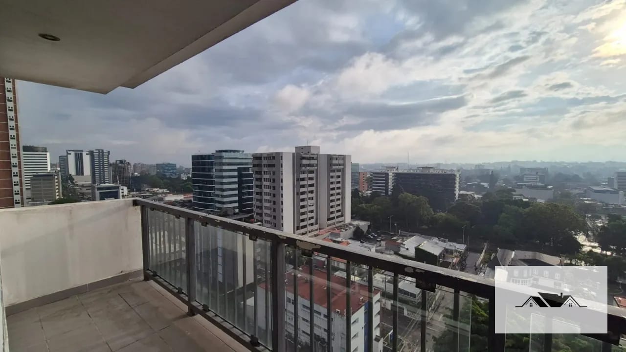En Venta o Renta Amplio Apartamento Remodelado Zona 10 — Apartamento en Venta en Ciudad Vieja, Zona 10, Guatemala, Ciudad — foto 7 de 14