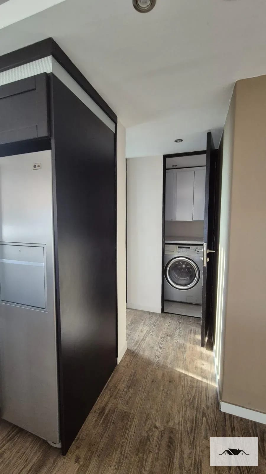 En Renta o Venta Amplio Apartamento Remodelado Zona 10 — Apartamento en Alquiler en Ciudad Vieja, Zona 10, Guatemala, Ciudad — foto 7 de 16