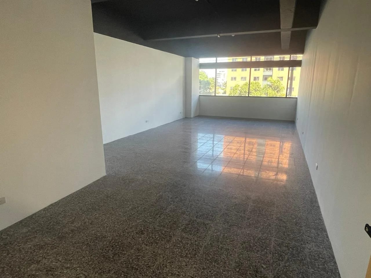 Oficina 01010 — Oficina en Alquiler en Zona 10, Guatemala, Ciudad — foto 4 de 4