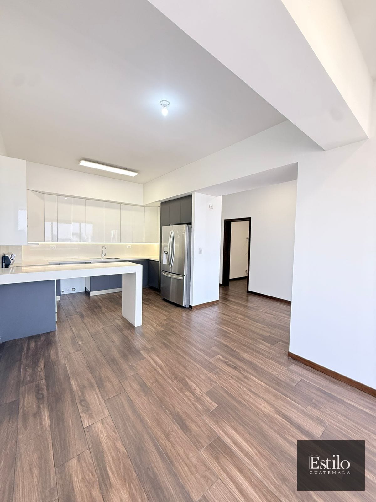 Precioso Apartamento Con Dorm De Servicio Z.10 — Apartamento en Venta en Casa Acueducto, Zona 10, Guatemala, Ciudad — foto 5 de 17